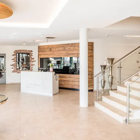 Отель Stratmanns 3*